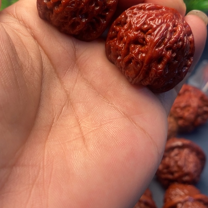 江****文玩核桃吊坠红宝石江淮