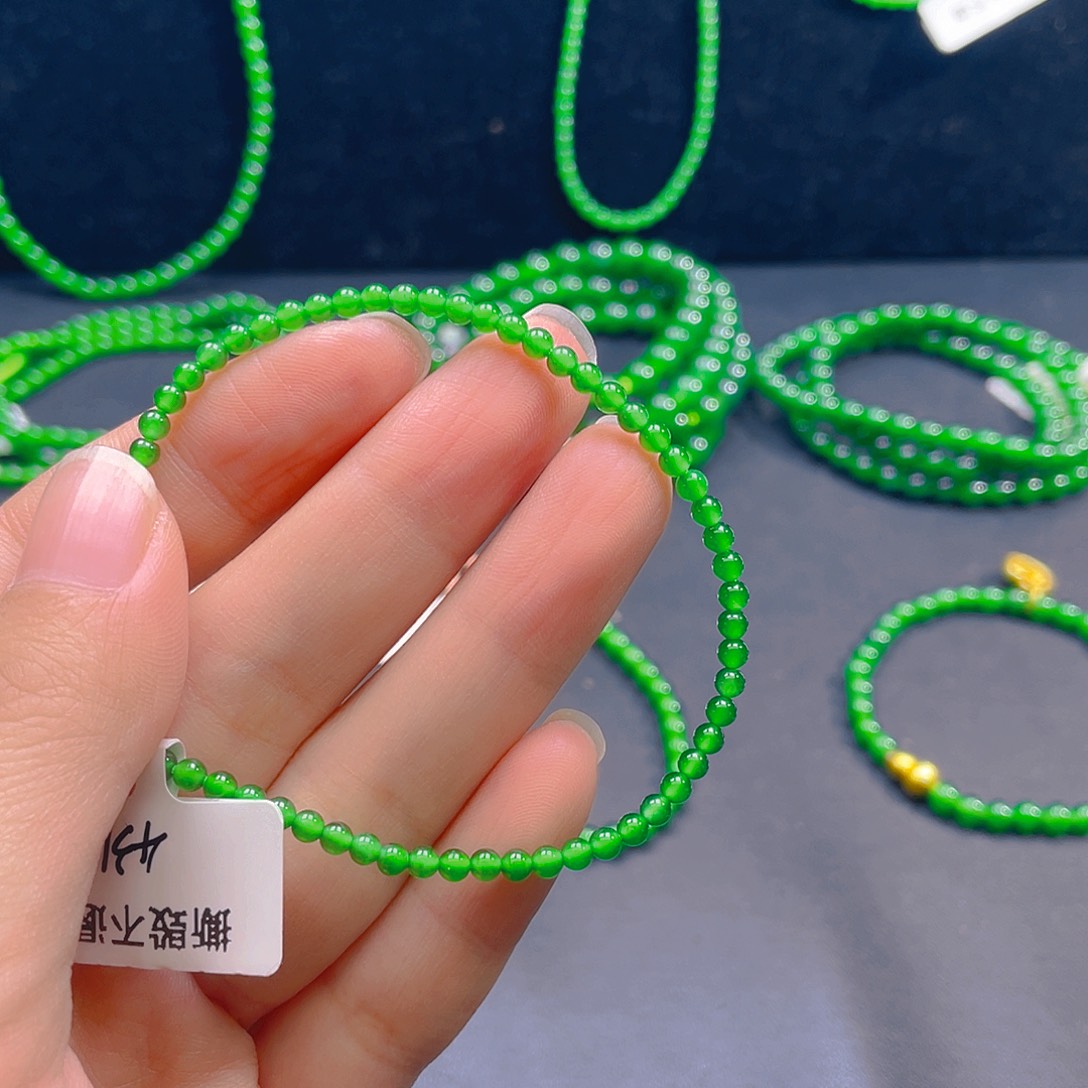 翡翠未镶嵌颈饰卡3