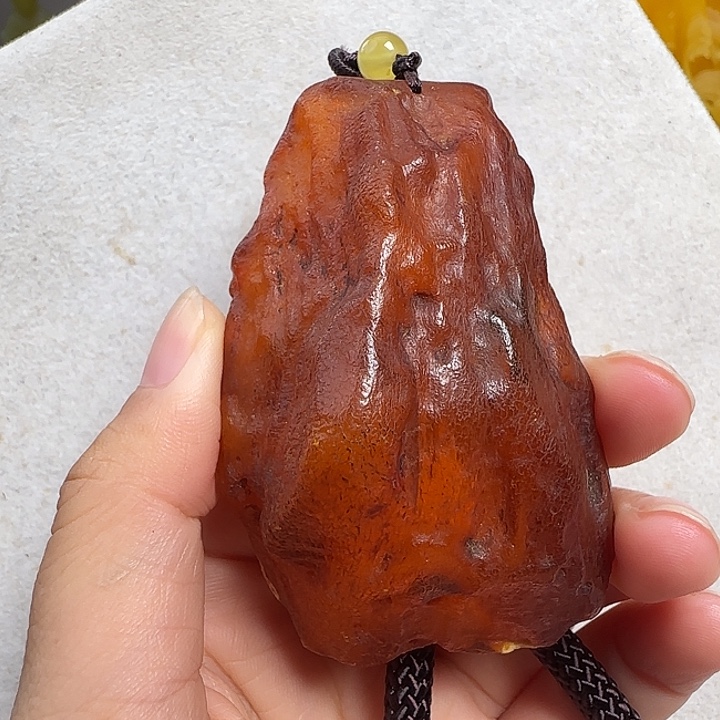 蜜蜡未镶嵌珠宝奇石