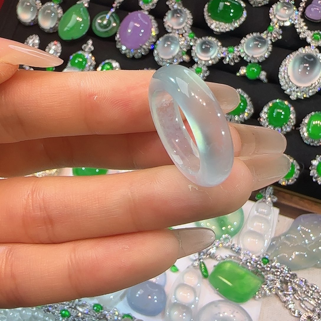 翡翠18K金镶嵌戒指15圈口