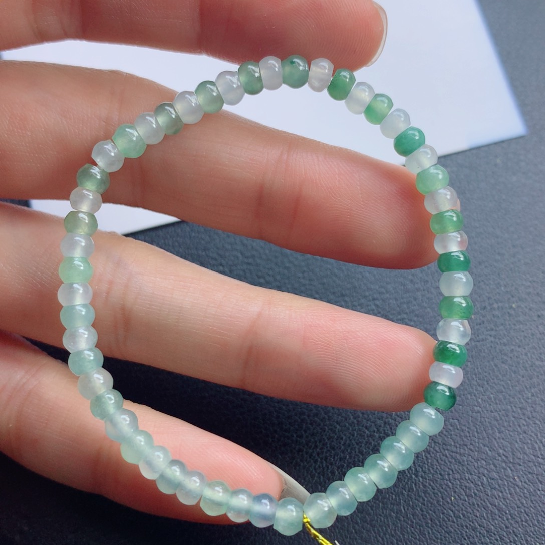 翡翠未镶嵌颈饰手串