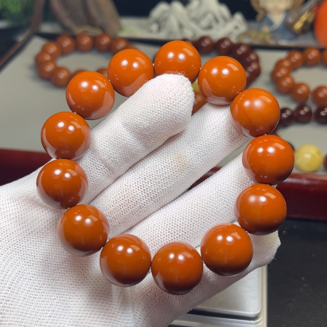 郑***虹吊坠橄榄核1.74+树王精品铁核 小孔