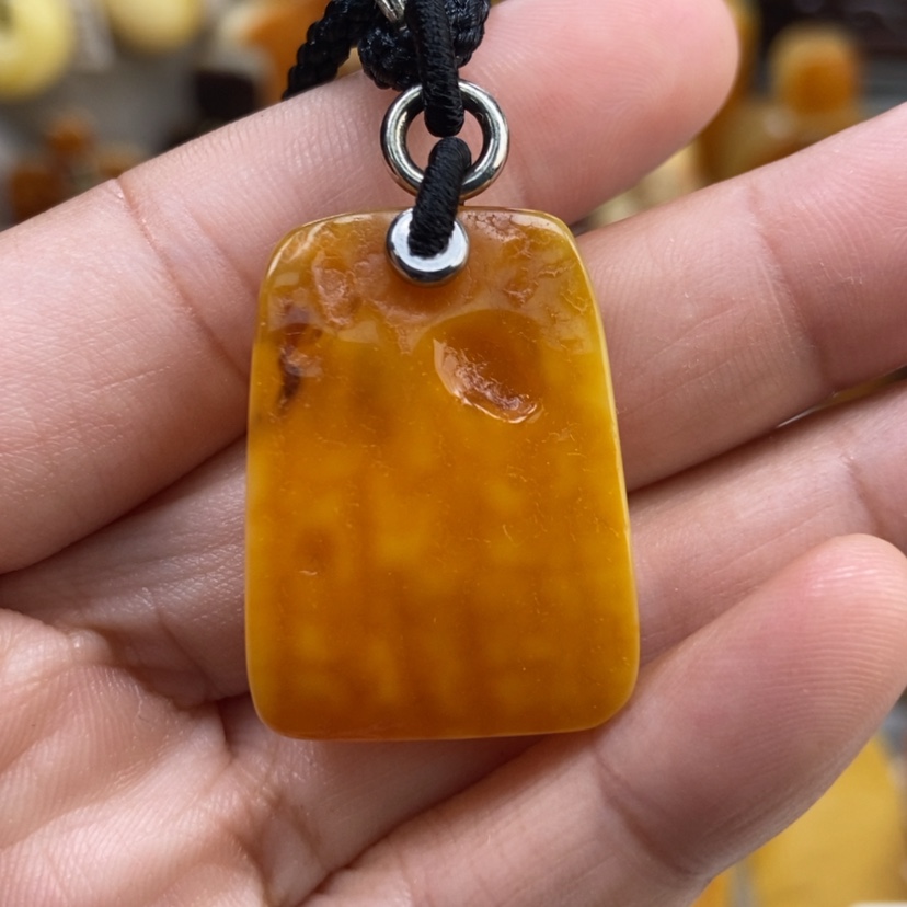 【闪购商品】琥珀颈饰未镶嵌