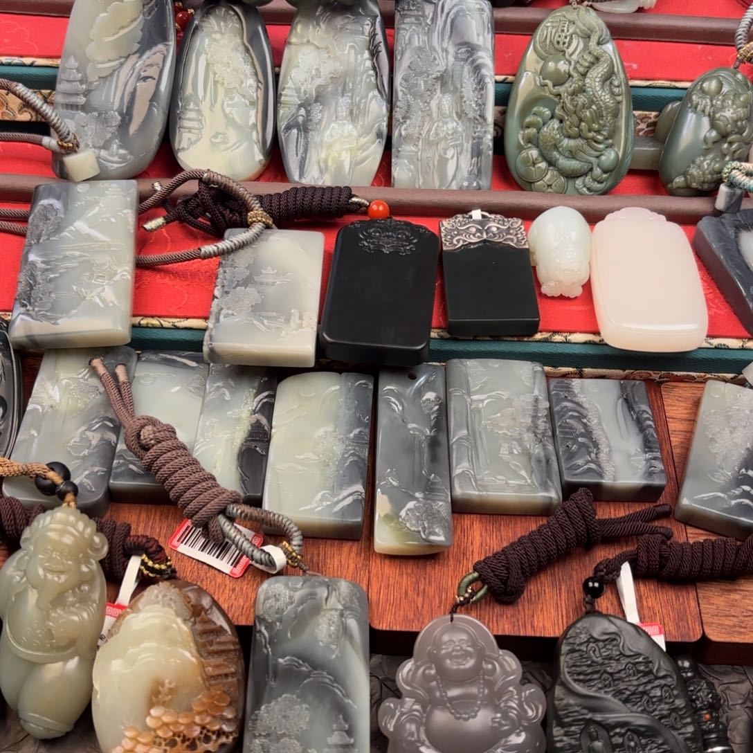 和田玉颈饰未镶嵌