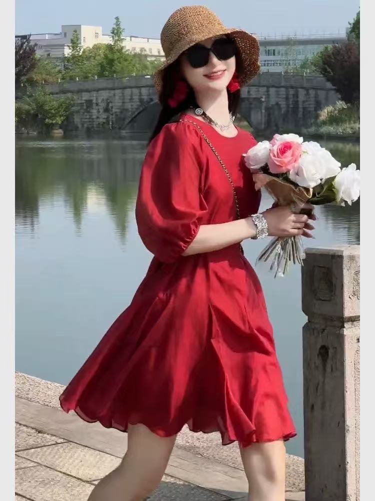 海边度假初夏穿搭法式高级感性感独特漂亮掐腰裙