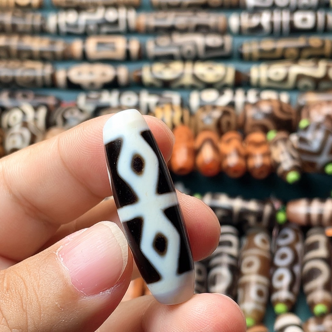 玛瑙/玉髓未镶嵌颈饰朱砂六眼金刚杵