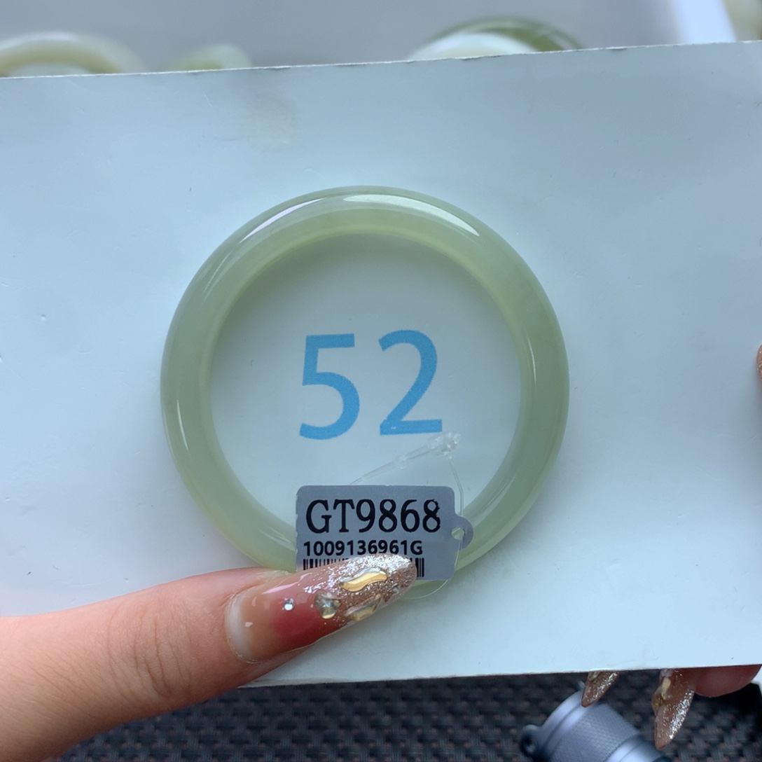 和田玉手镯未镶嵌?****?