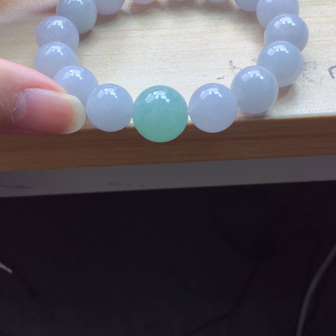 翡翠颈饰未镶嵌吊坠