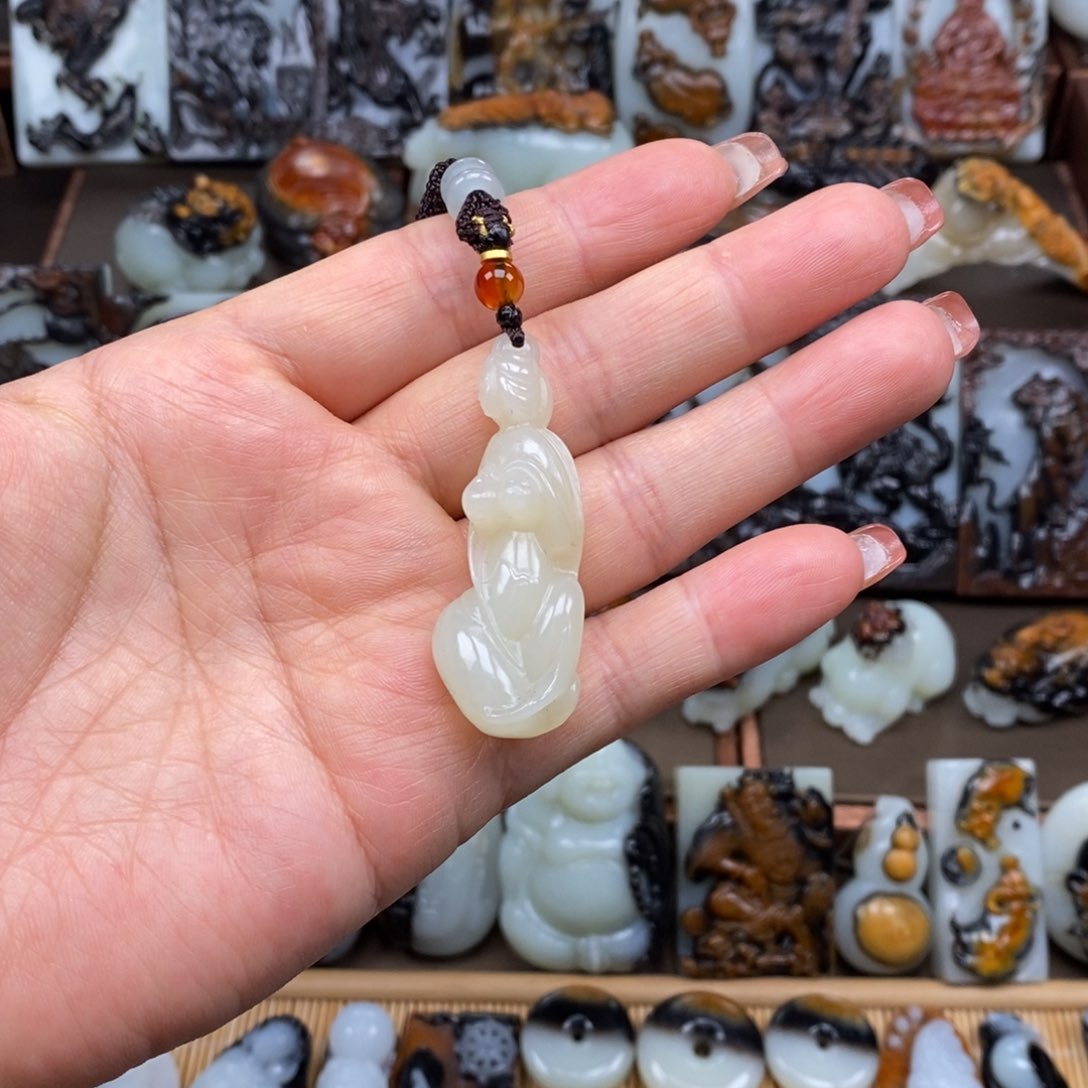 颈饰未镶嵌和田玉