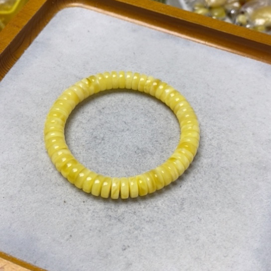 蜜蜡裸石未镶嵌手串