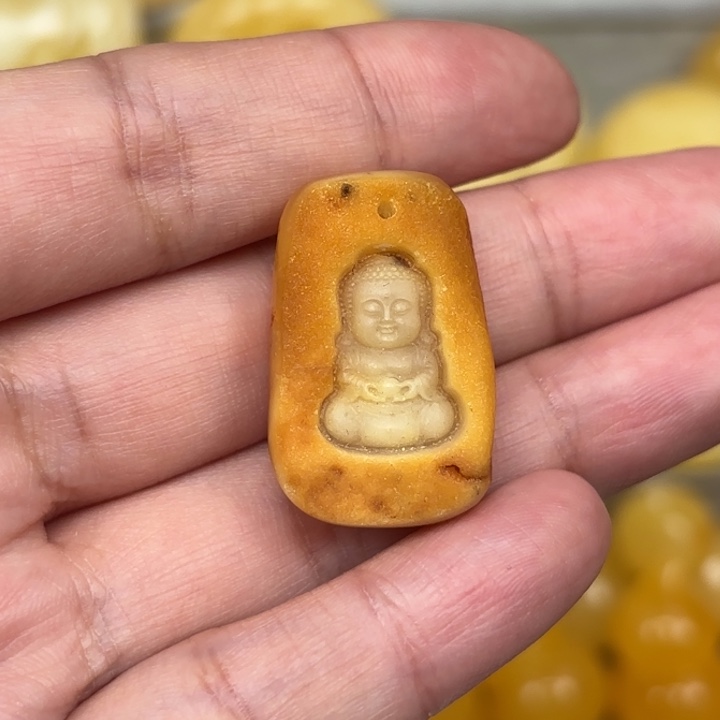 蜜蜡未镶嵌颈饰蜜蜡