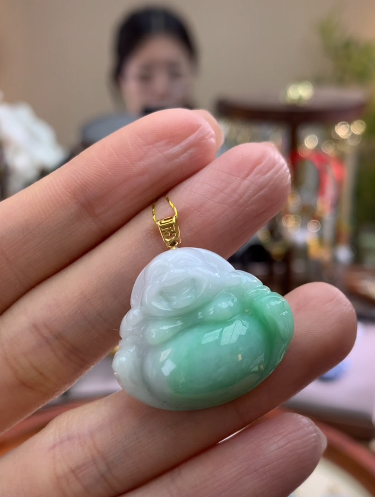 天然A货翡翠吊坠