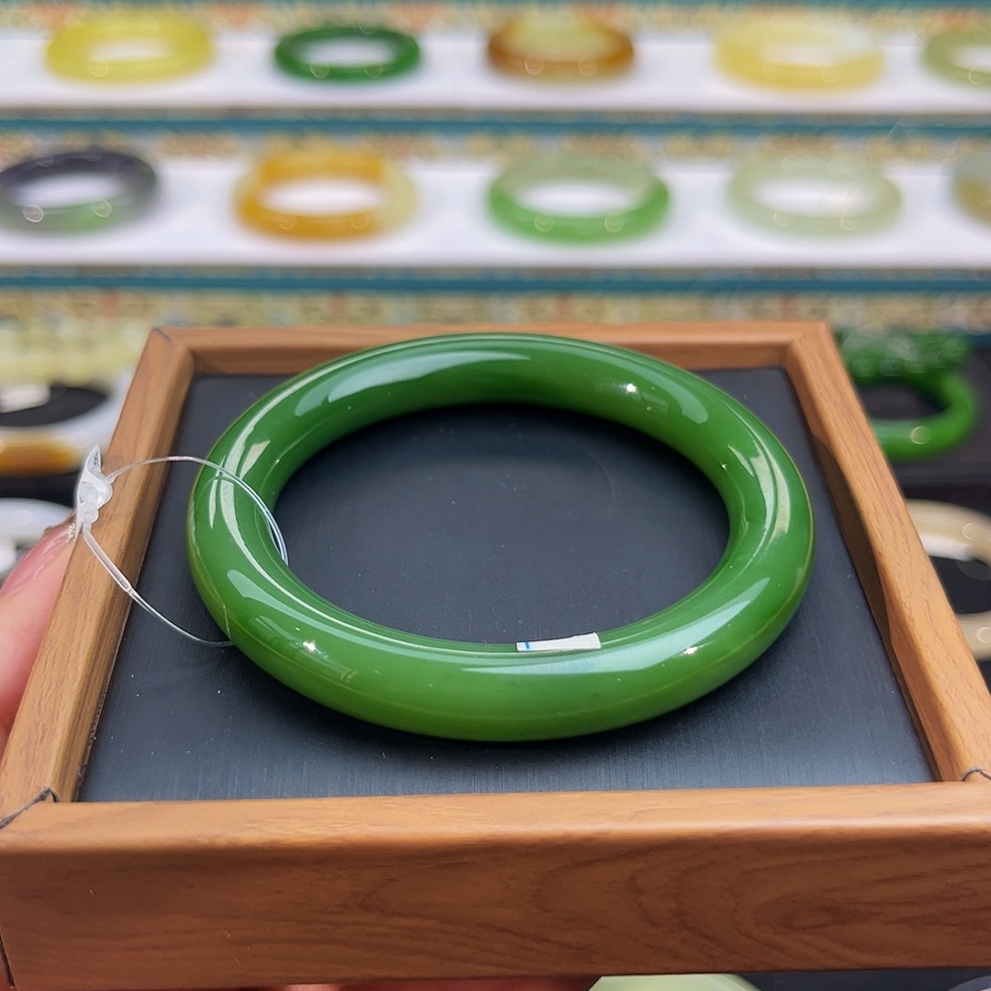 未镶嵌手镯和田玉-碧玉手镯