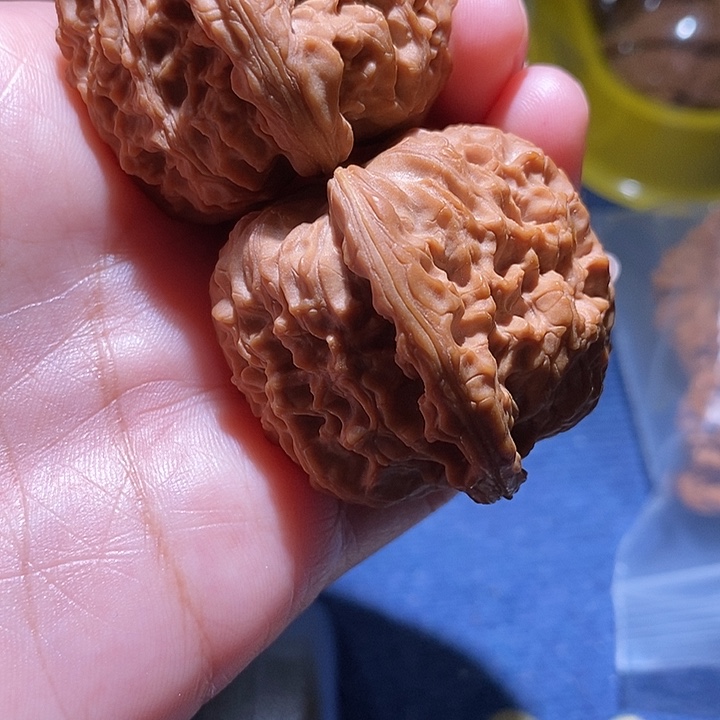 远***景文玩核桃吊坠南疆