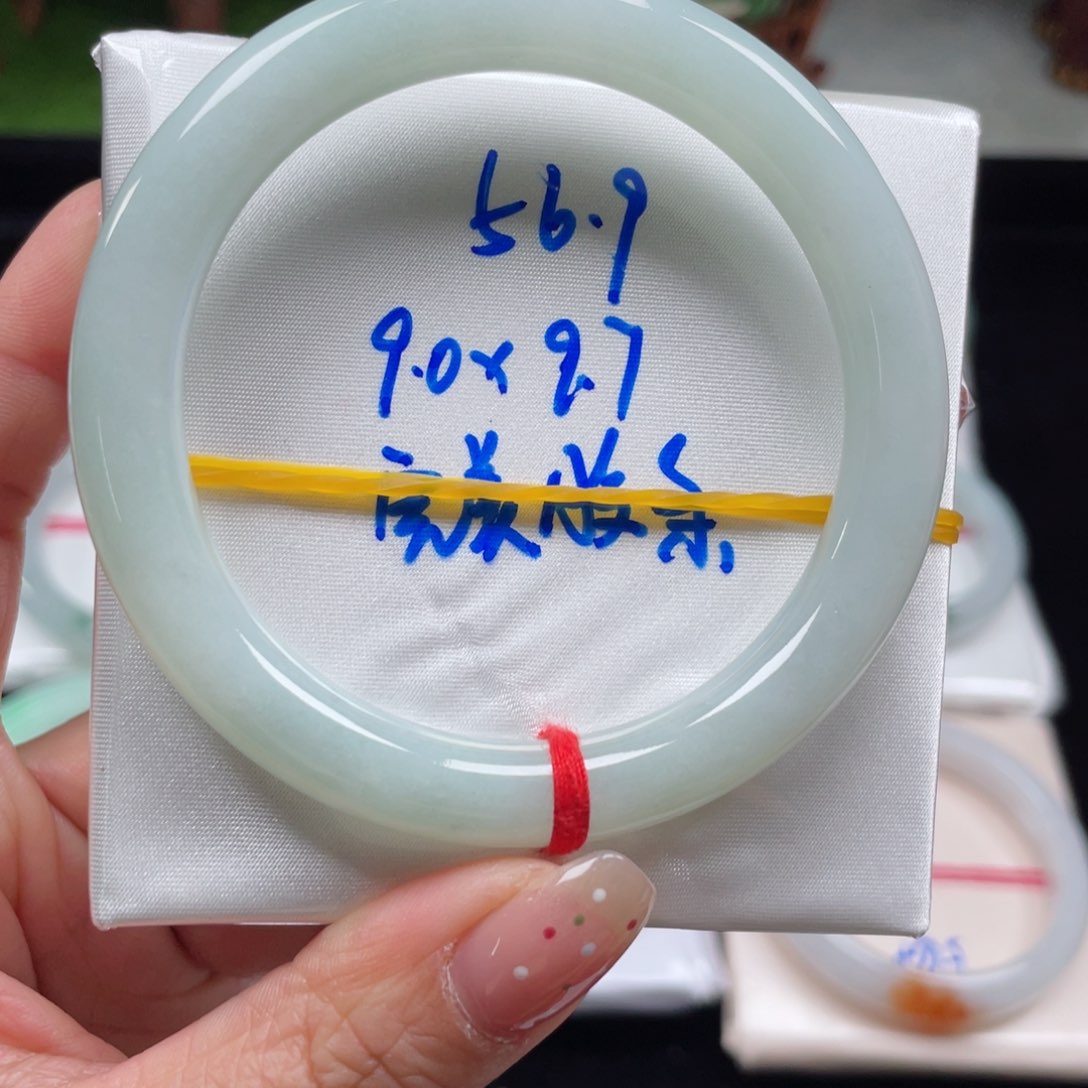 翡翠手镯未镶嵌缅甸翡翠手镯2