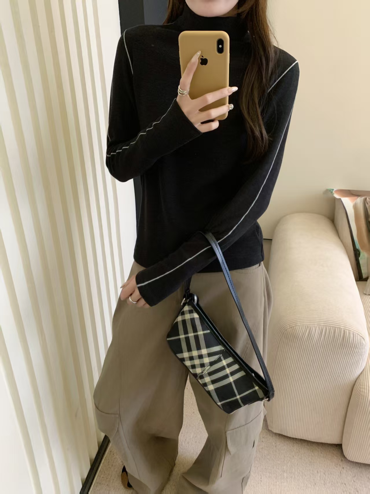 思002#女性感风保暖纯色一字领保暖上装吸汗厚款极简风1层