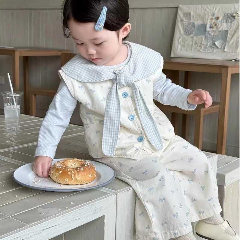 2025春季新款女童学院风甜美套装儿童长袖马甲打底衫小香风三件套