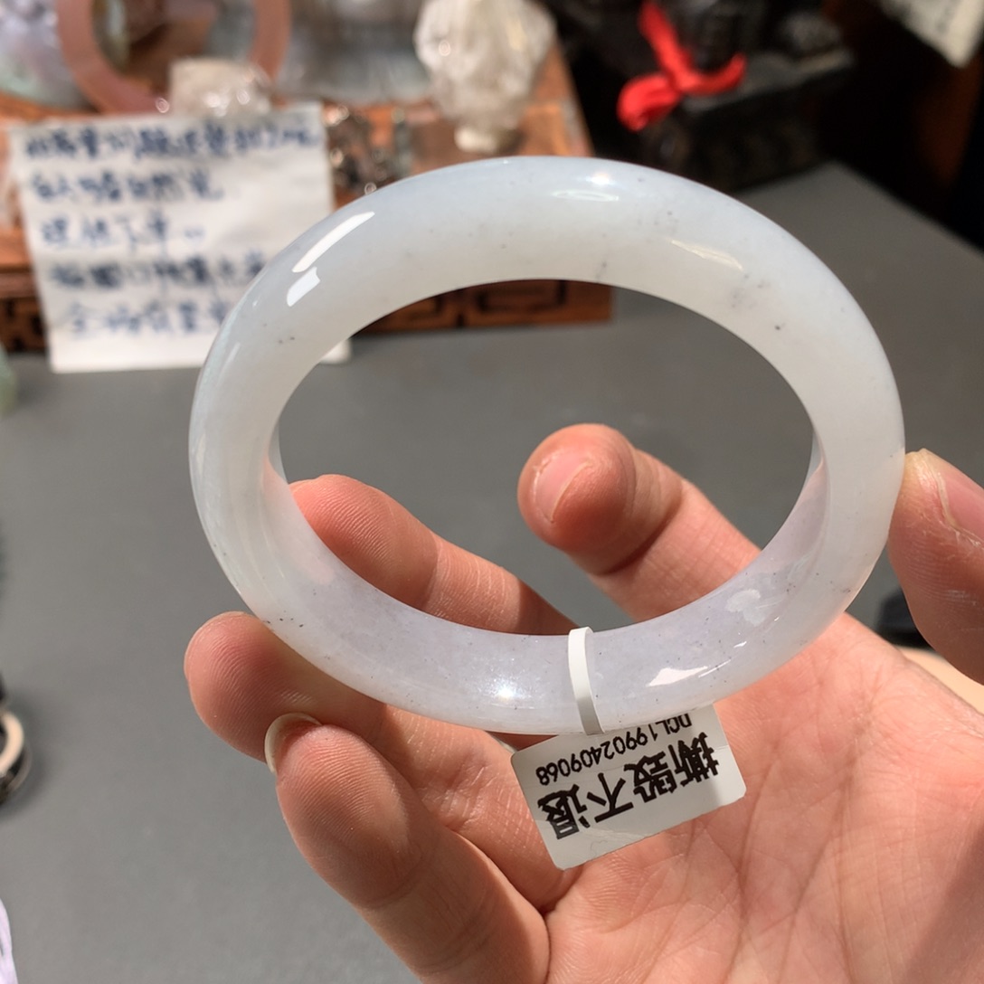 翡翠手镯未镶嵌55.6圈口