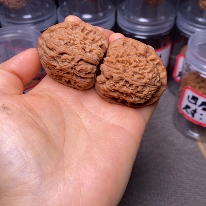 文玩核桃把件40尺南疆石