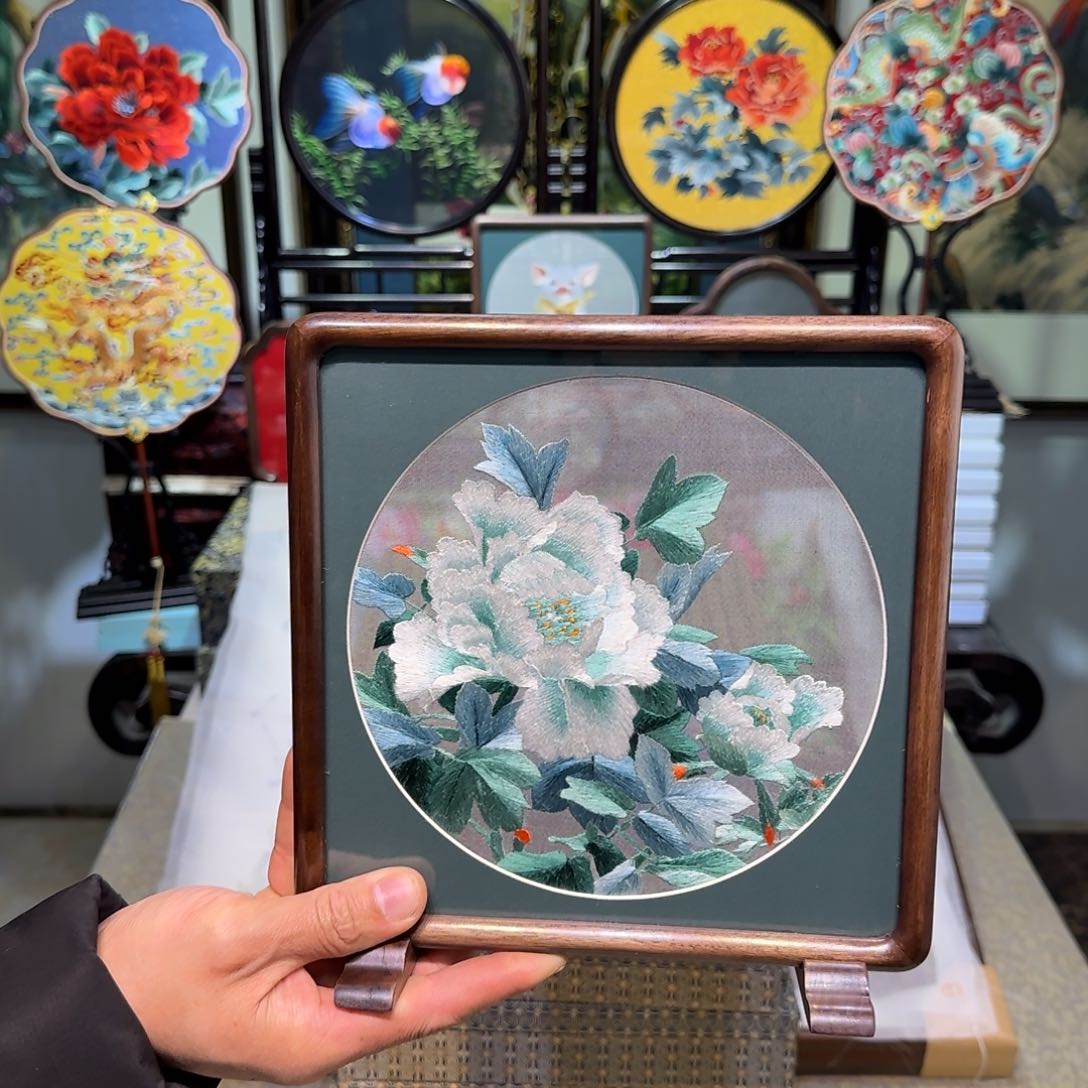 刺绣刺绣工艺精湛