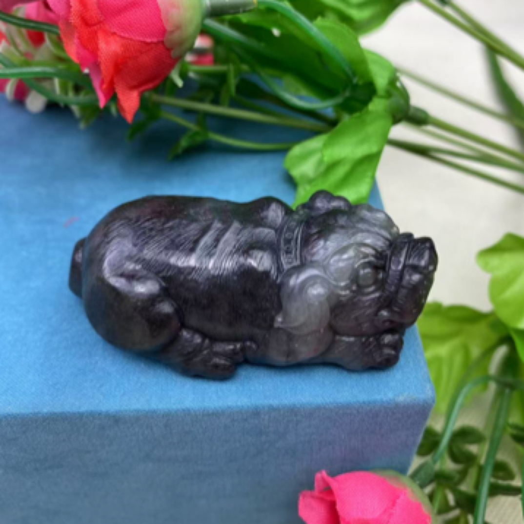 新疆和田玉青花旺财小手把玩件