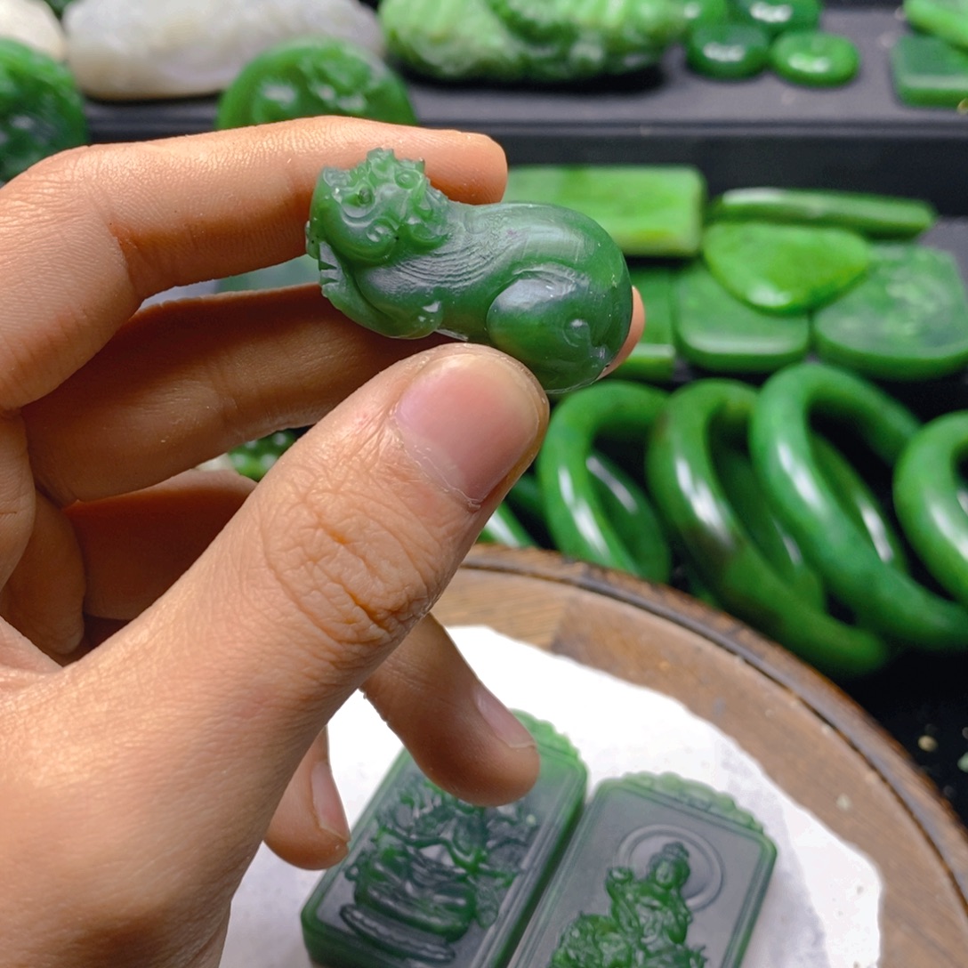 和田玉未镶嵌珠宝半成品