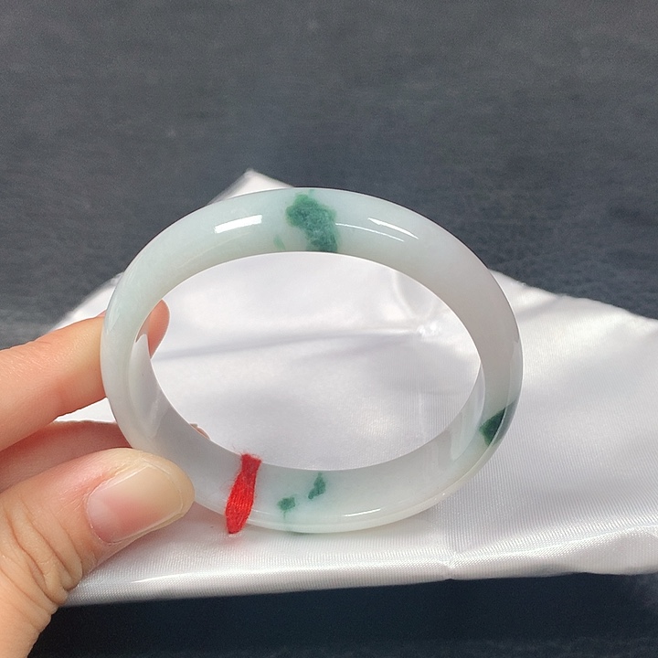 未镶嵌手镯（贵妃镯）翡翠54圈