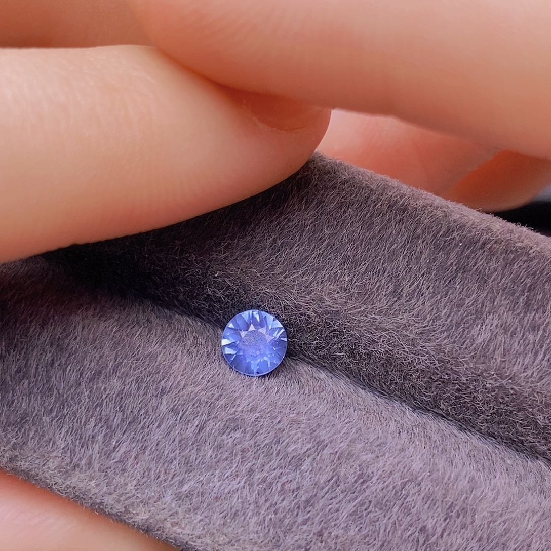 裸石蓝宝石正圆浅蓝色明亮0.56ct/4014号