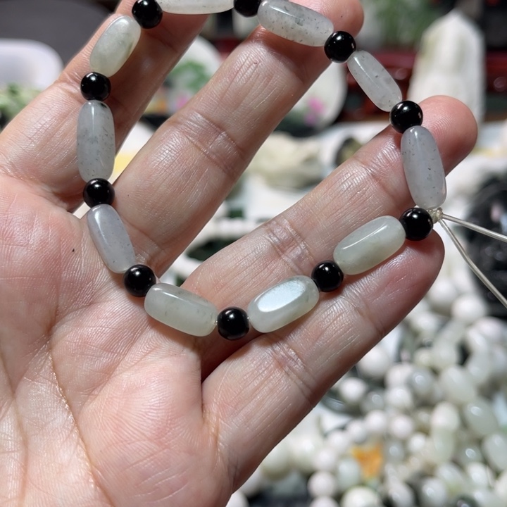 独山玉未镶嵌颈饰