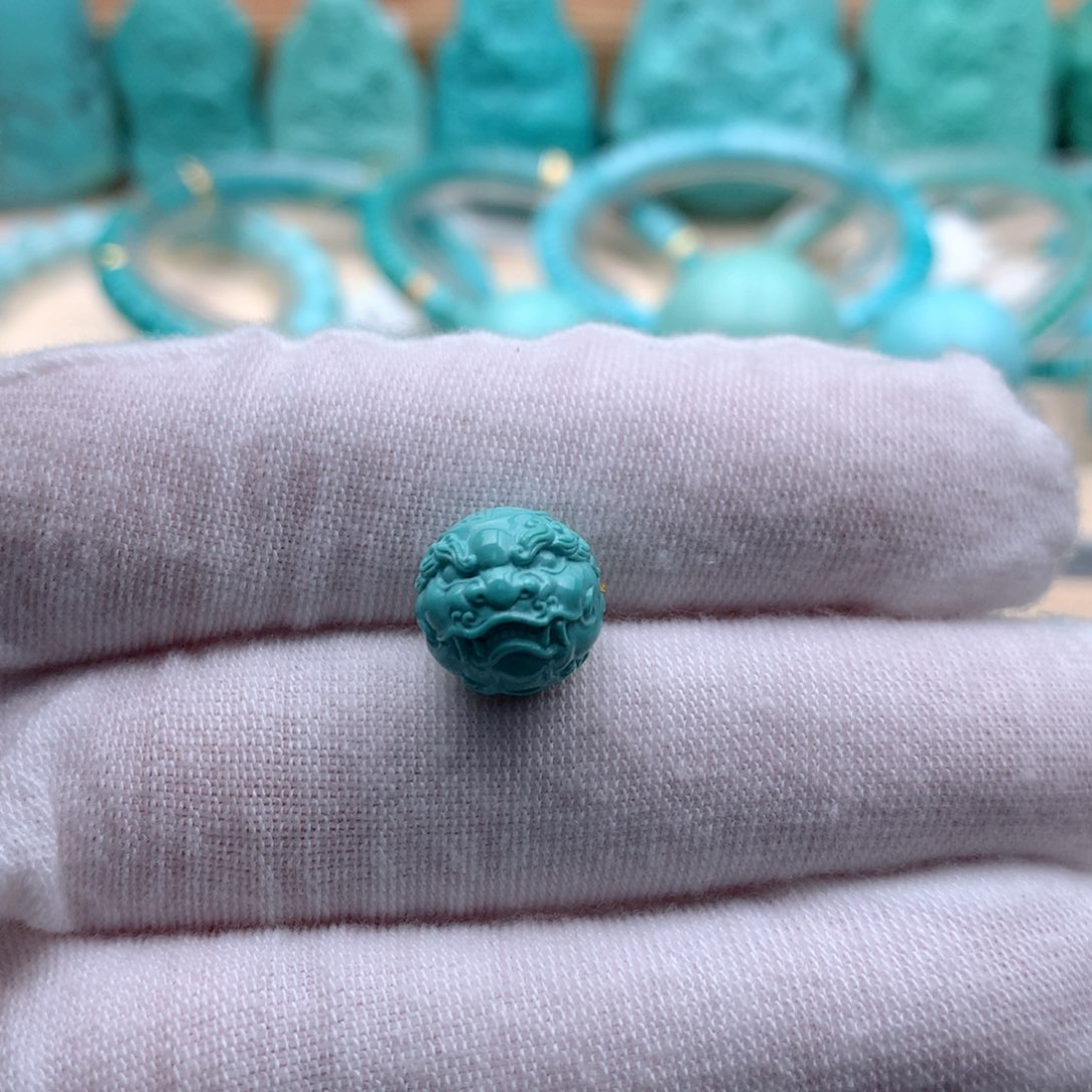 绿松石颈饰未镶嵌