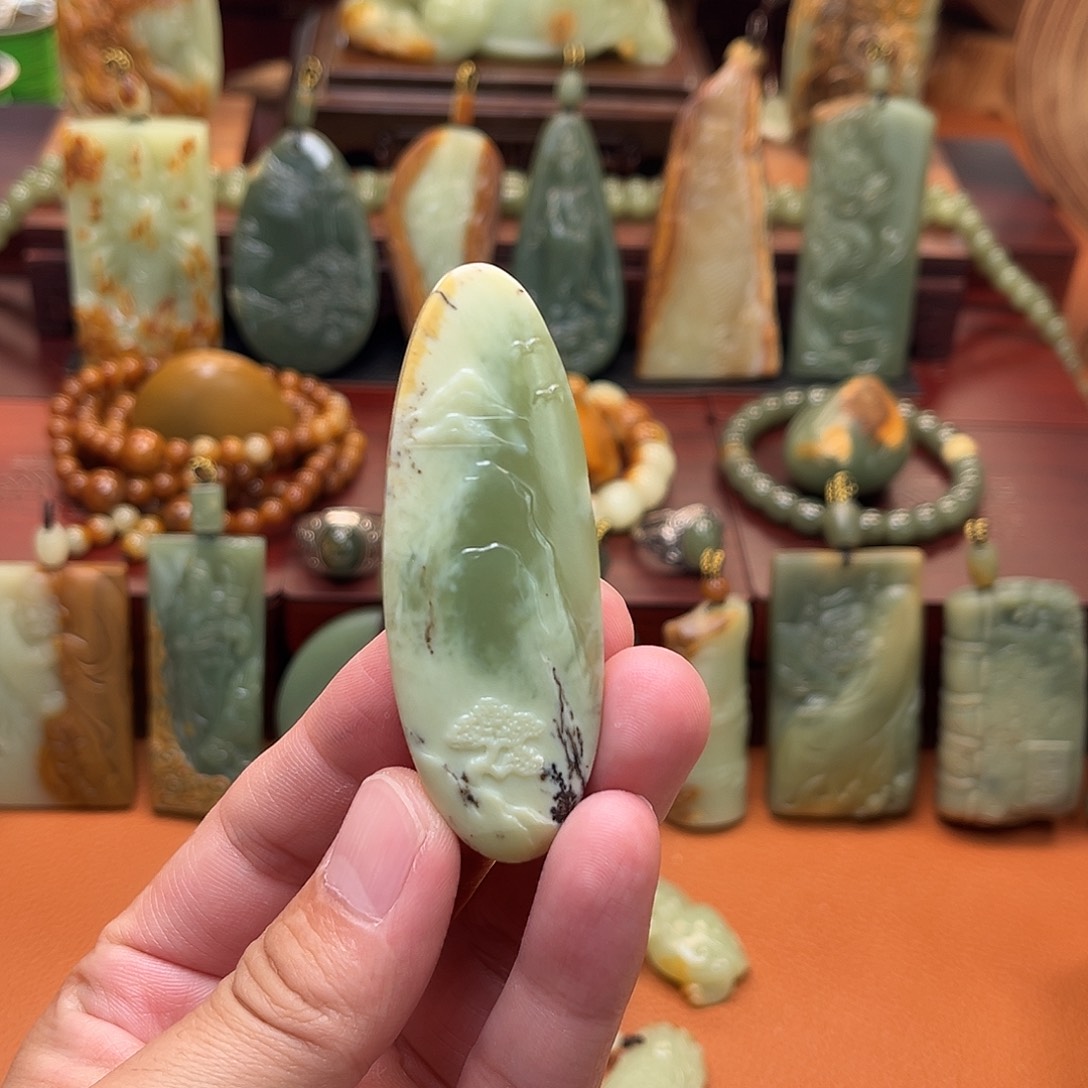 金***海岫岩河磨玉（透闪石质玉）未镶嵌颈饰