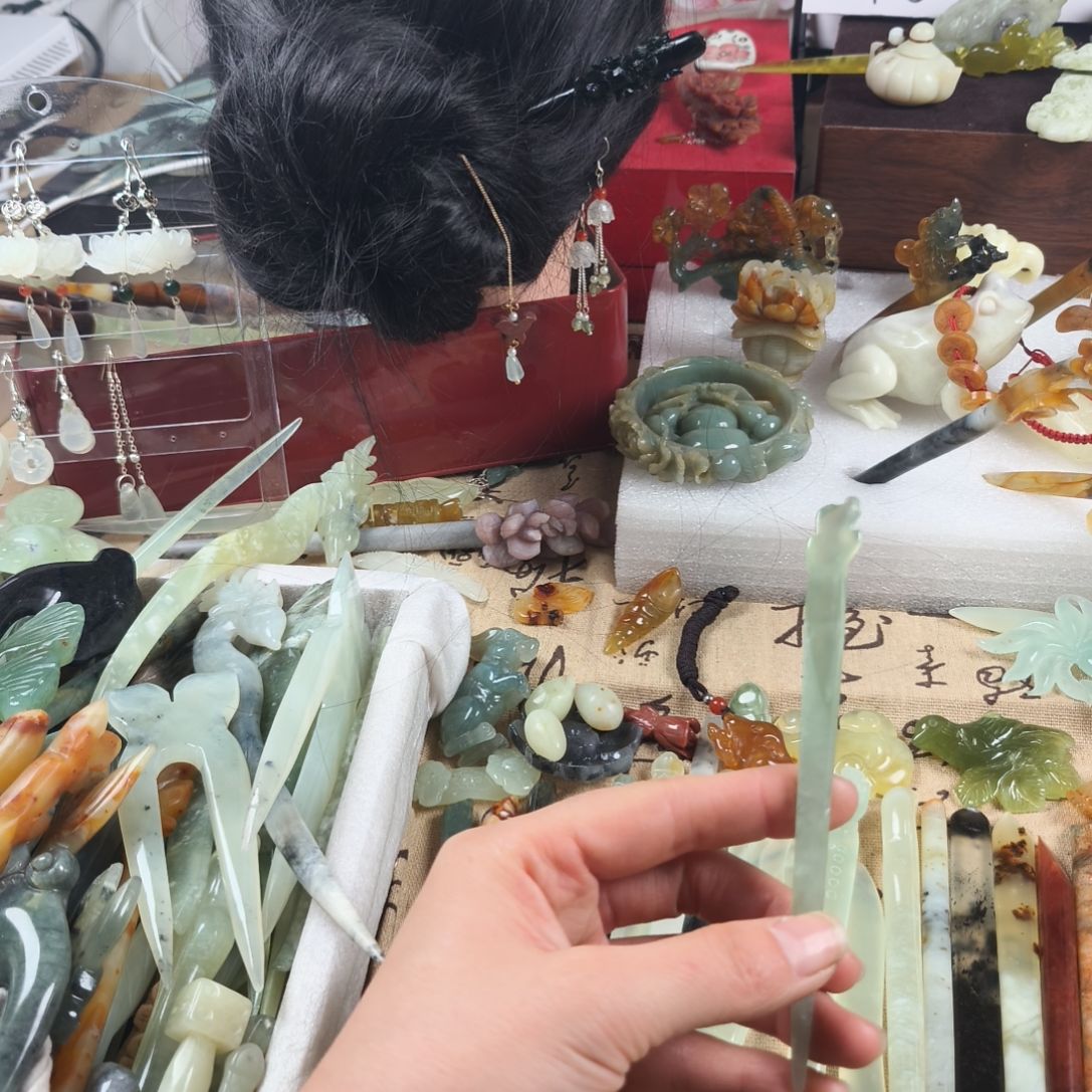 蛇纹石玉发饰合金