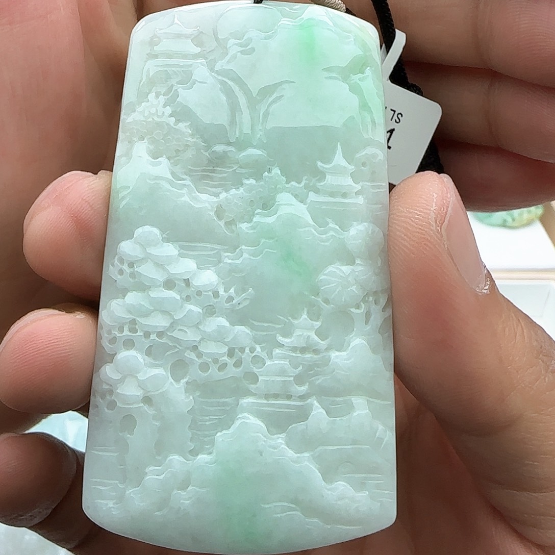 翡翠颈饰未镶嵌翡翠