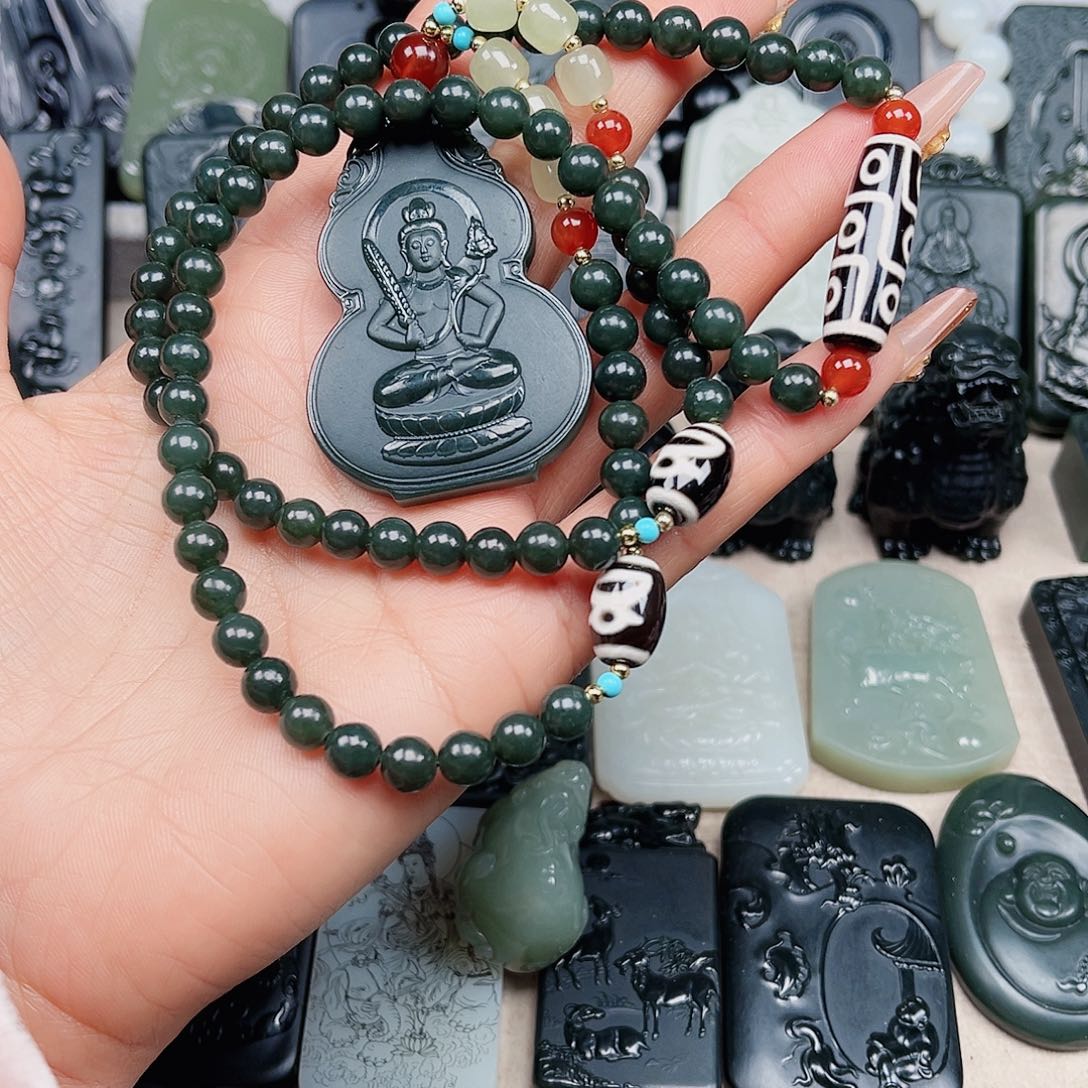 和田玉颈饰未镶嵌