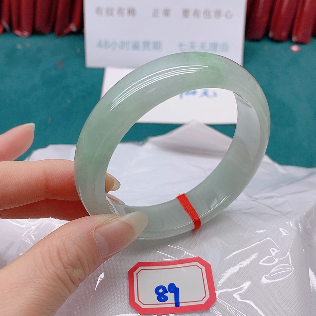 翡翠手镯未镶嵌万***！89999999