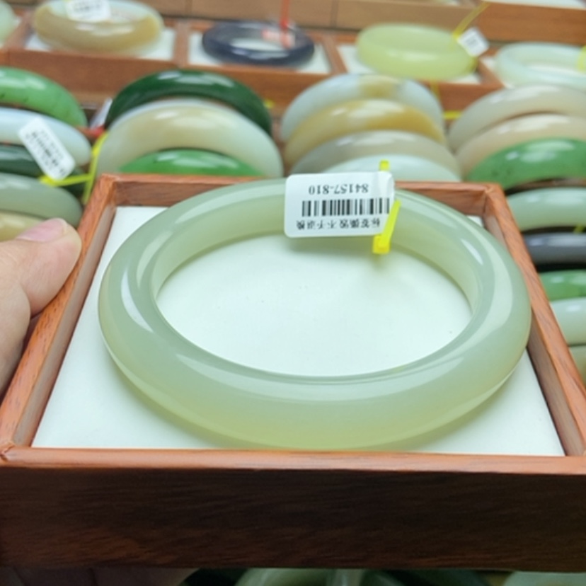 【闪购商品】和田玉手镯未镶嵌6364