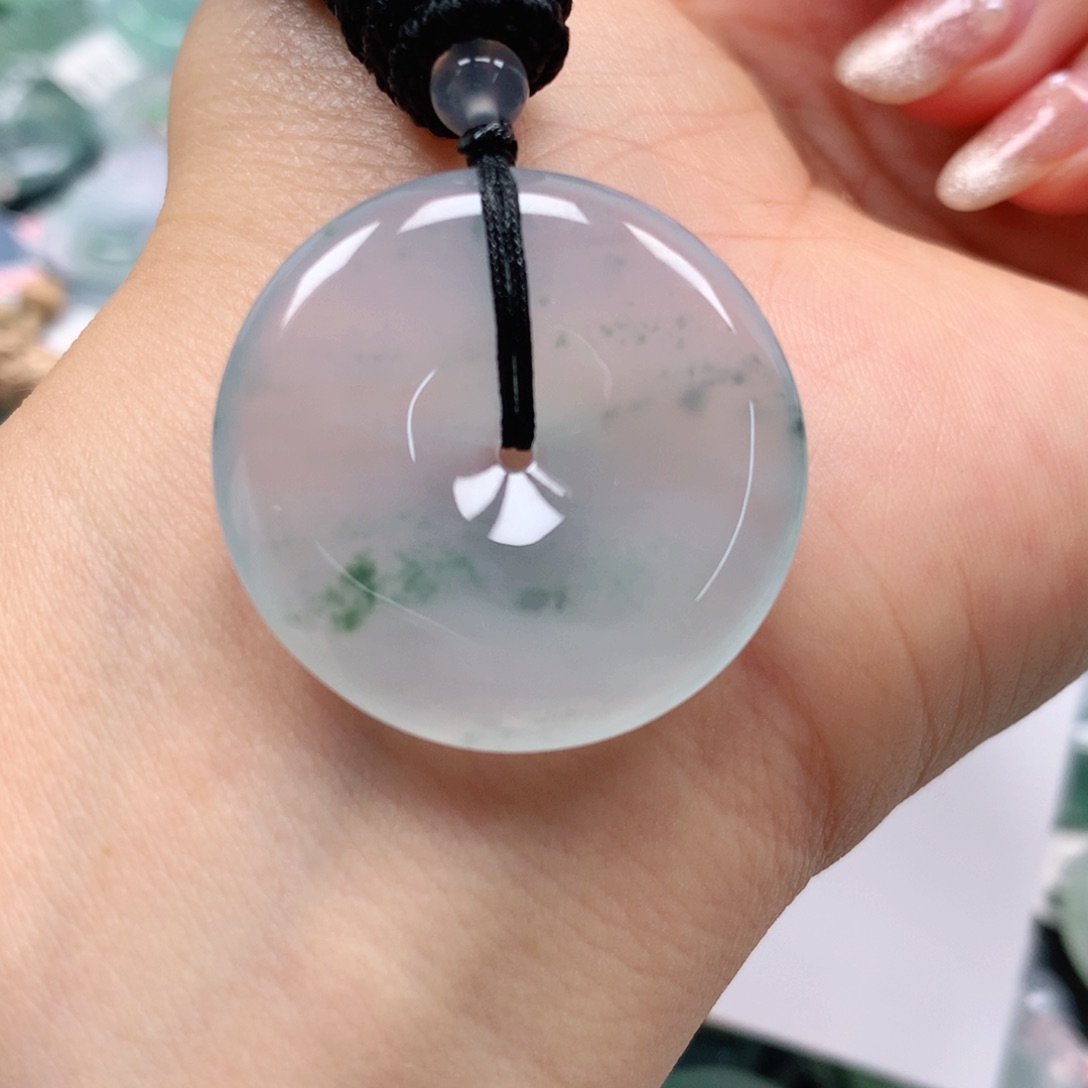 翡翠颈饰未镶嵌天然翡翠