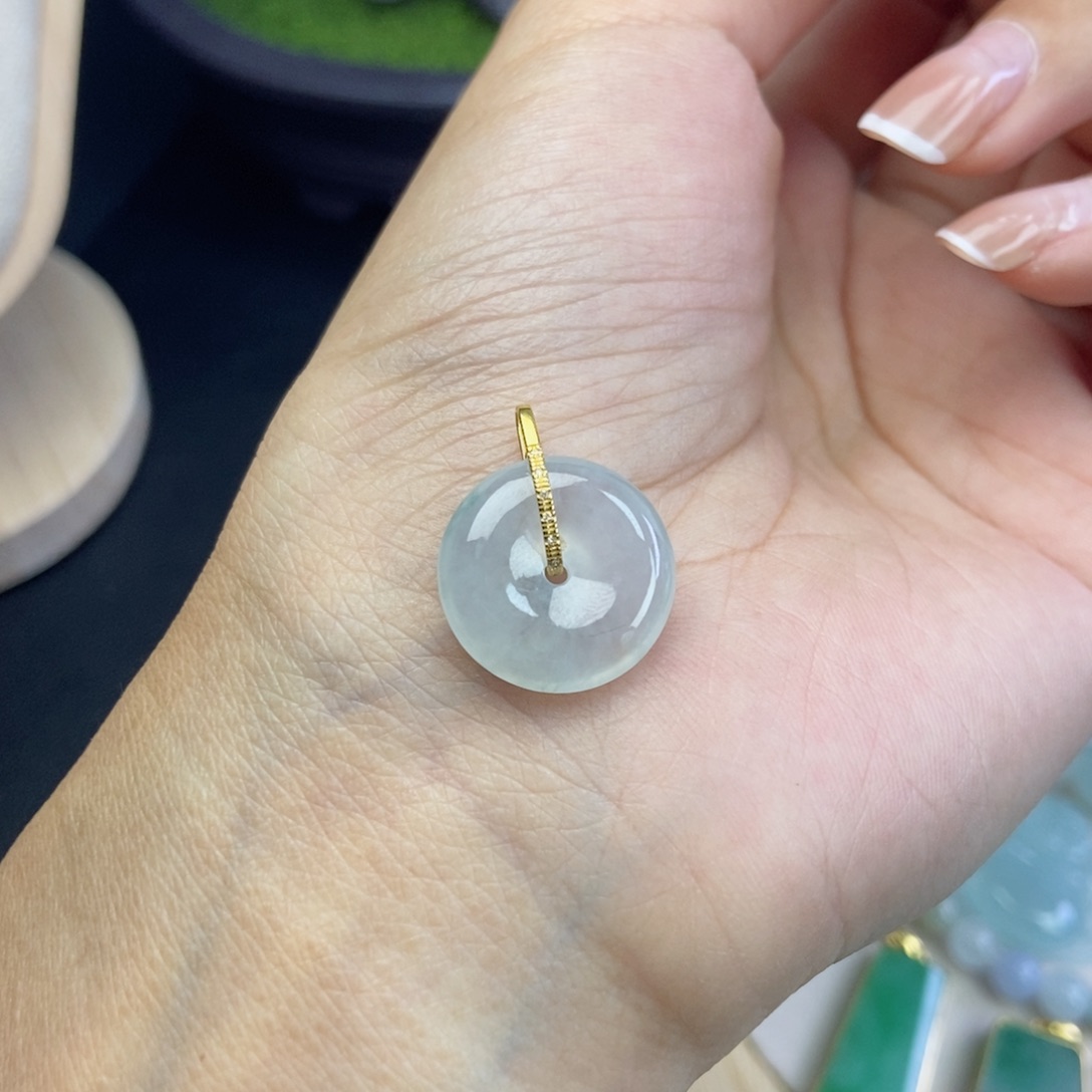 翡翠颈饰未镶嵌郑****常翡翠