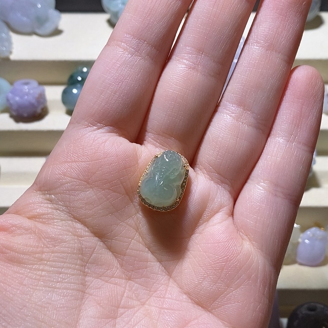 手***柔翡翠散珠未镶嵌翡翠