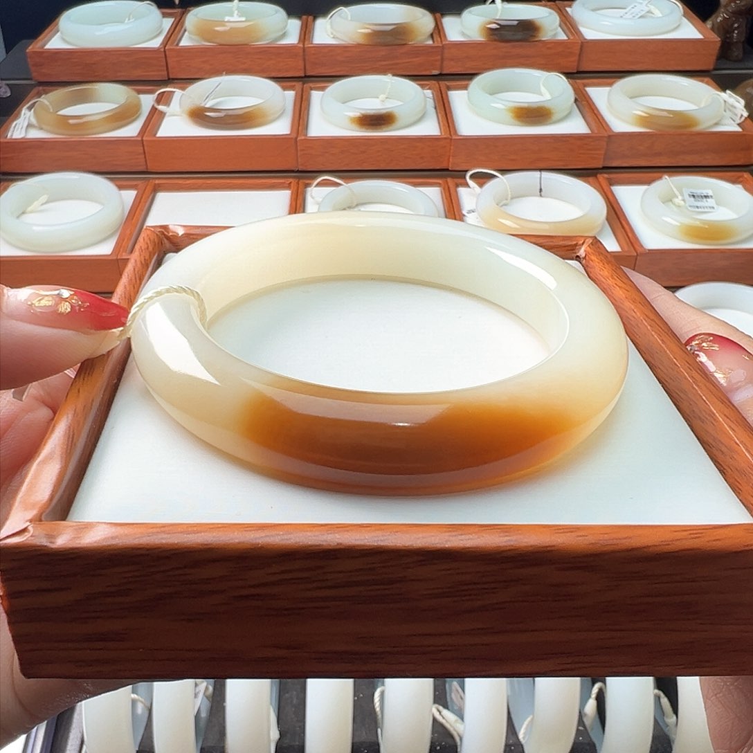 和田玉手镯未镶嵌58