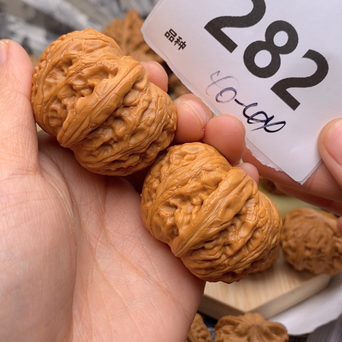 文玩核桃把件玖**後282号44元宝