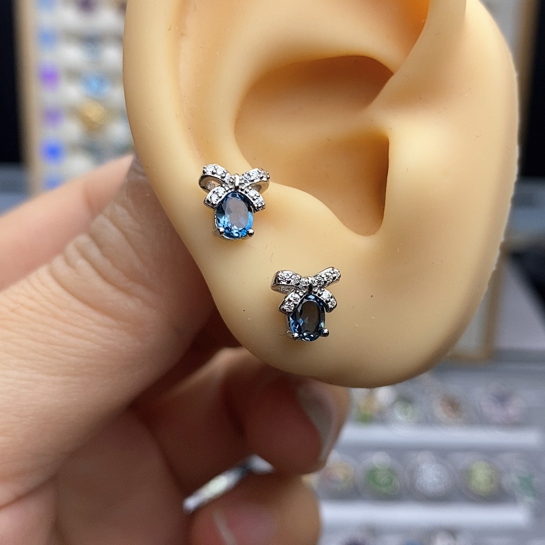 银S925镶嵌托帕石耳钉不含证书