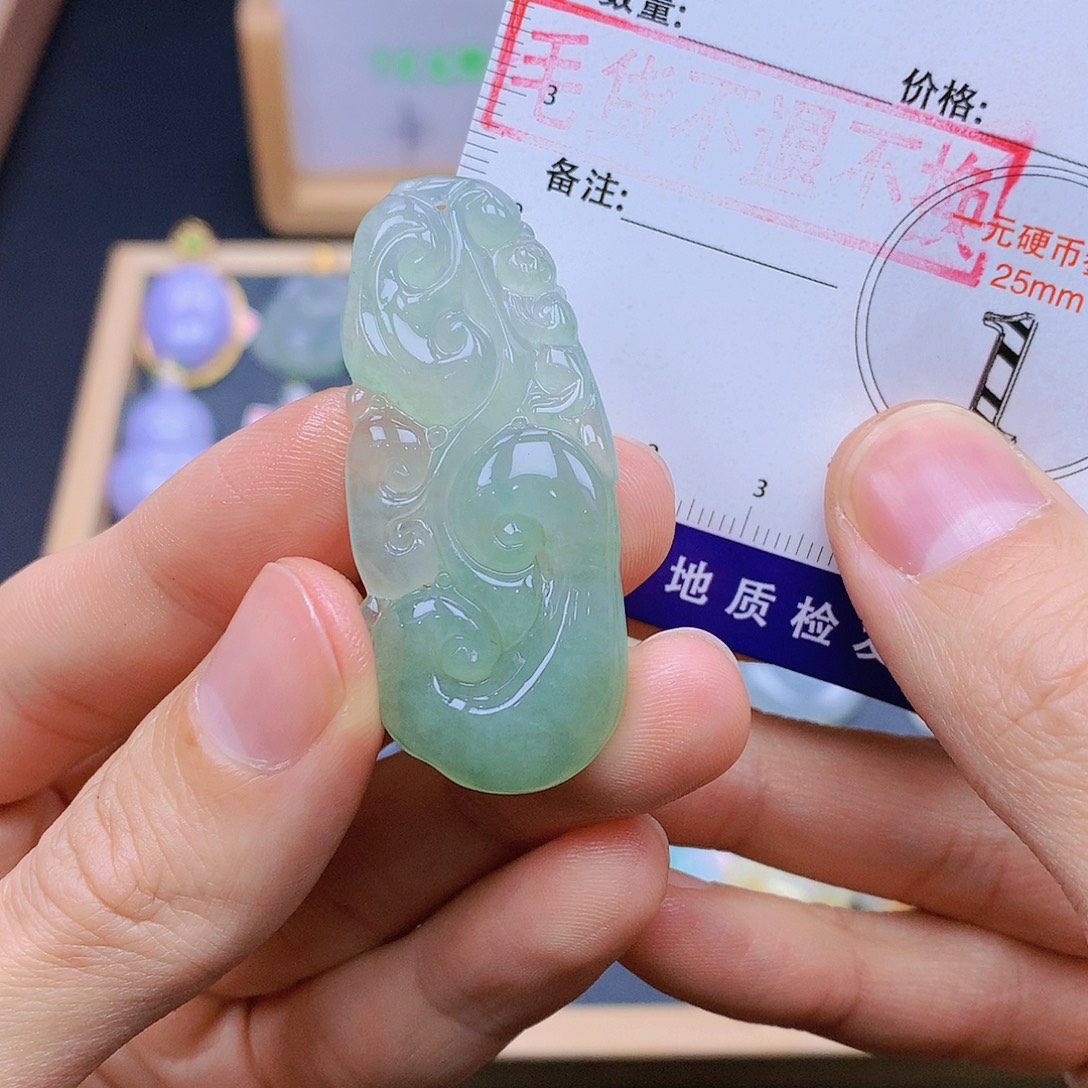 翡翠未镶嵌颈饰翡翠
