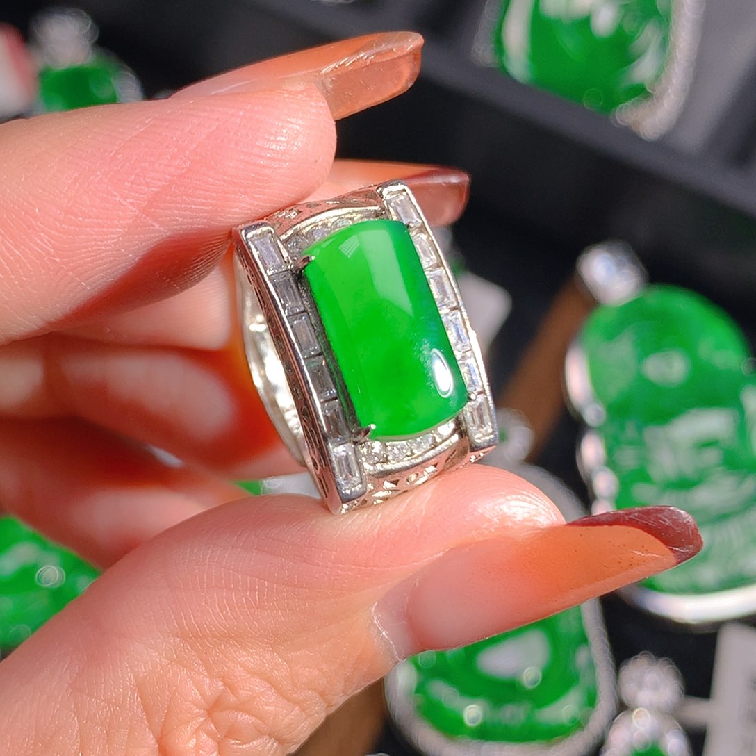 翡翠吊坠(不含链)未镶嵌