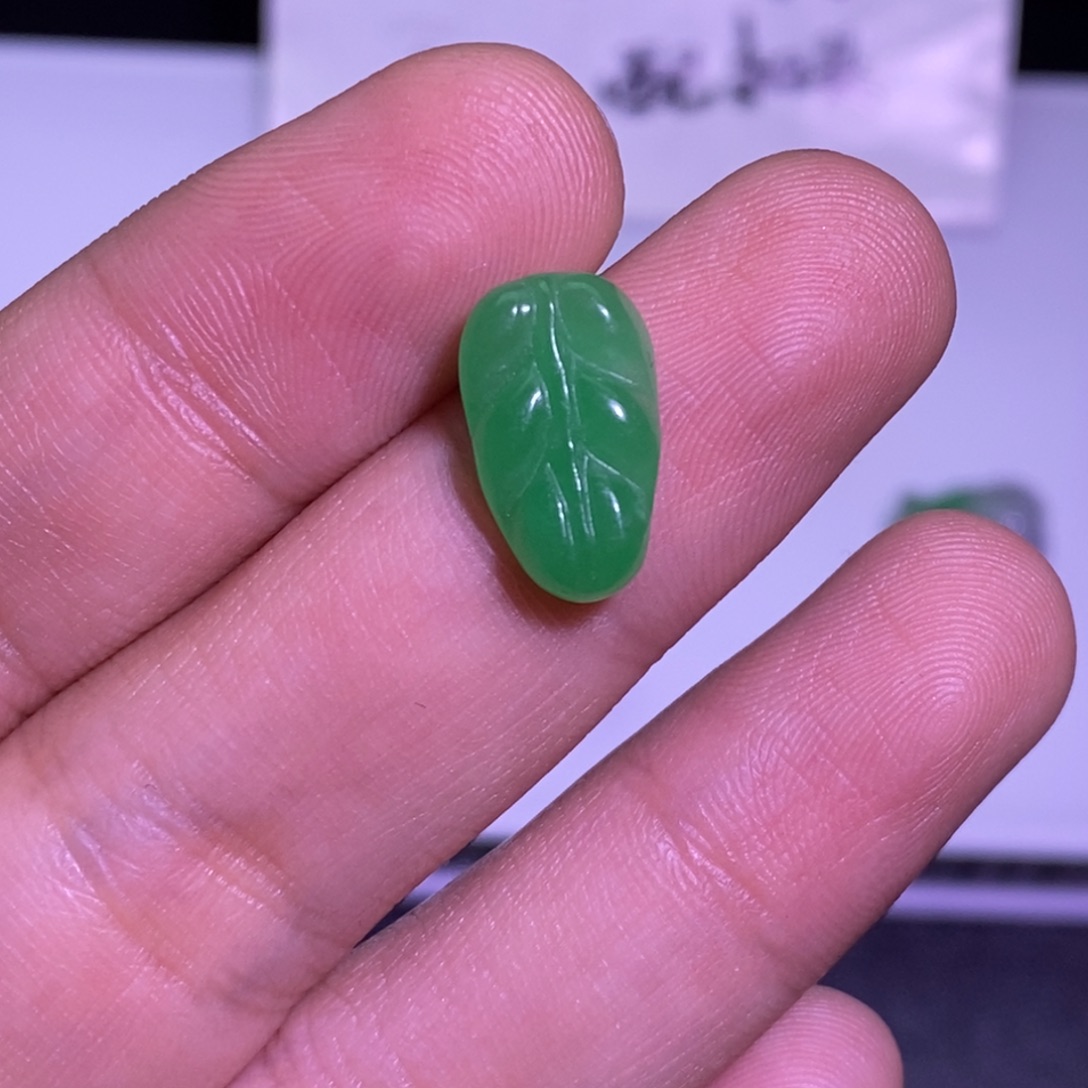 翡翠未镶嵌颈饰吊坠