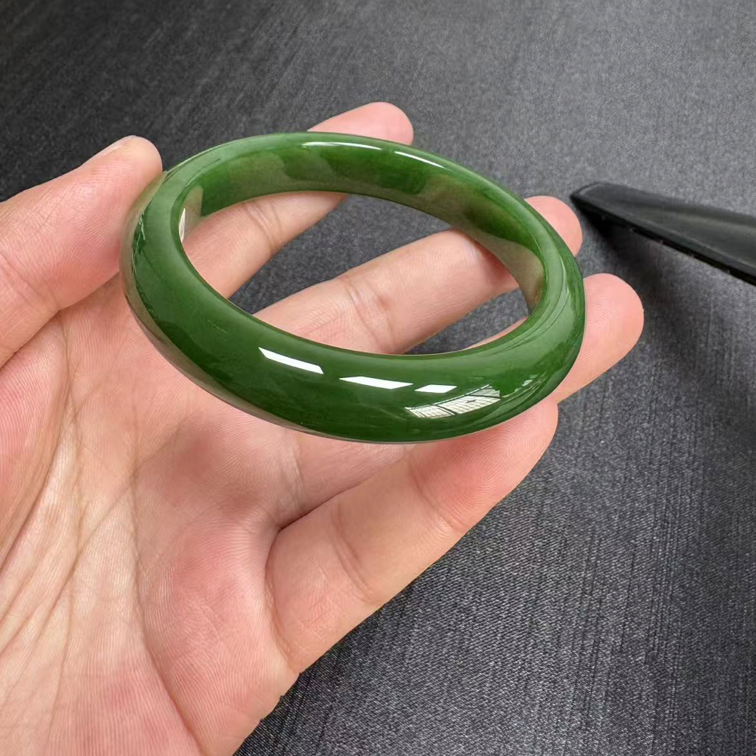 60天然和田玉俄罗斯碧玉手镯