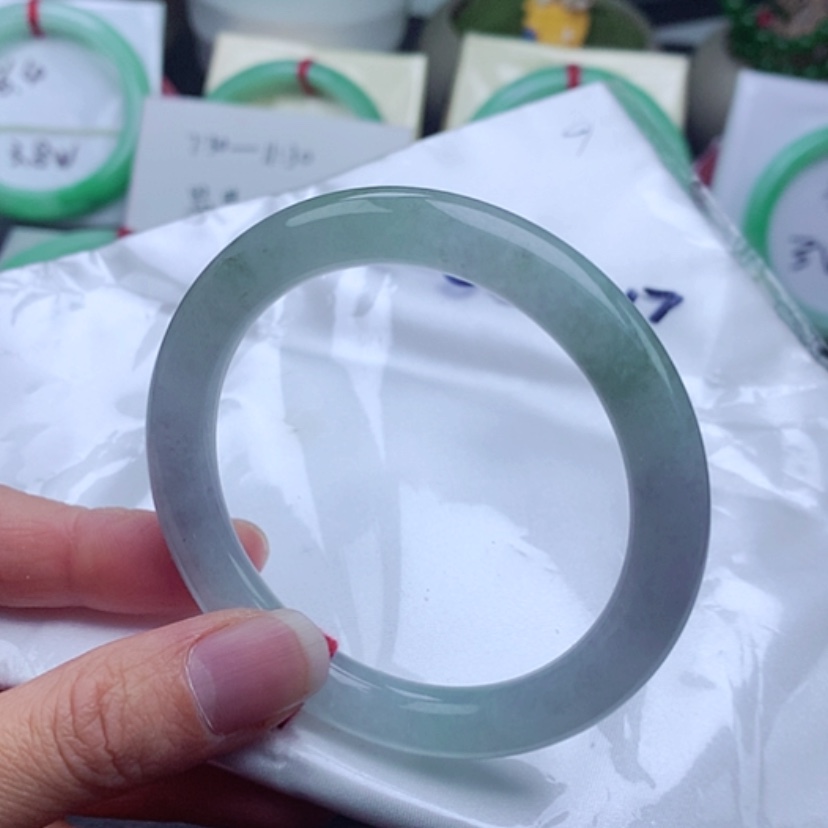 【闪购商品】翡翠手镯未镶嵌          特价圆条55 半山水