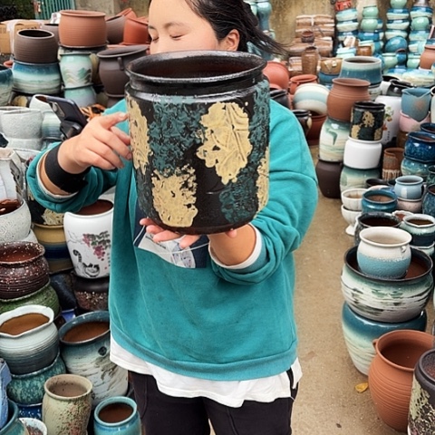 口21高24瑕疵一个盆。 