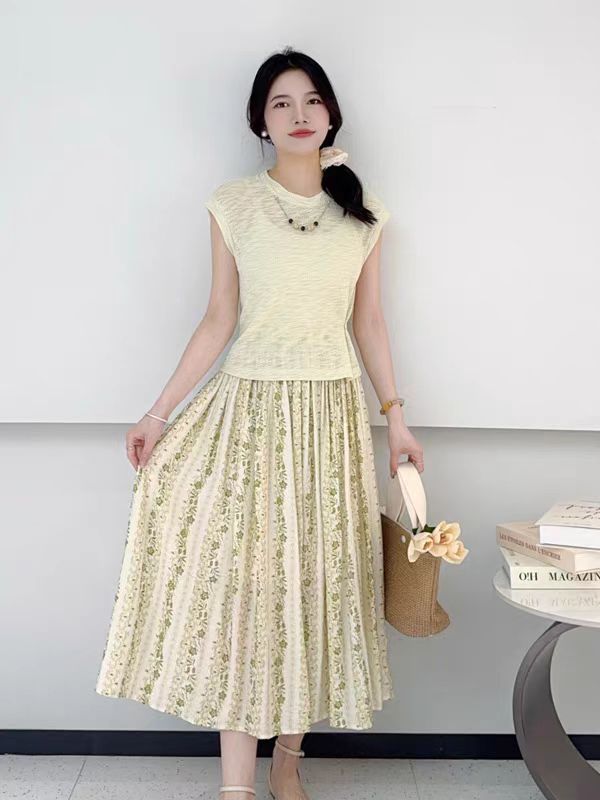 A106夏季新款时尚气质小衫上衣碎花半身裙两件套套装