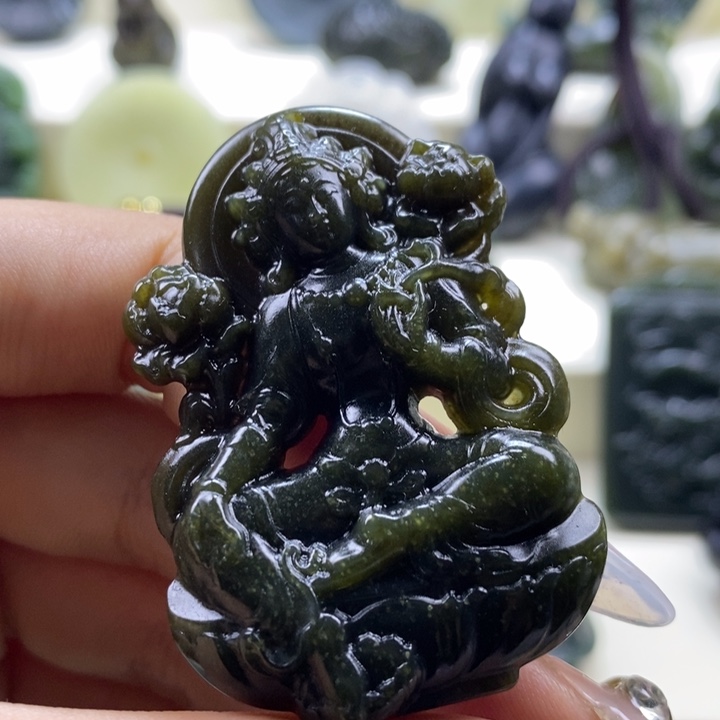 和田玉颈饰未镶嵌